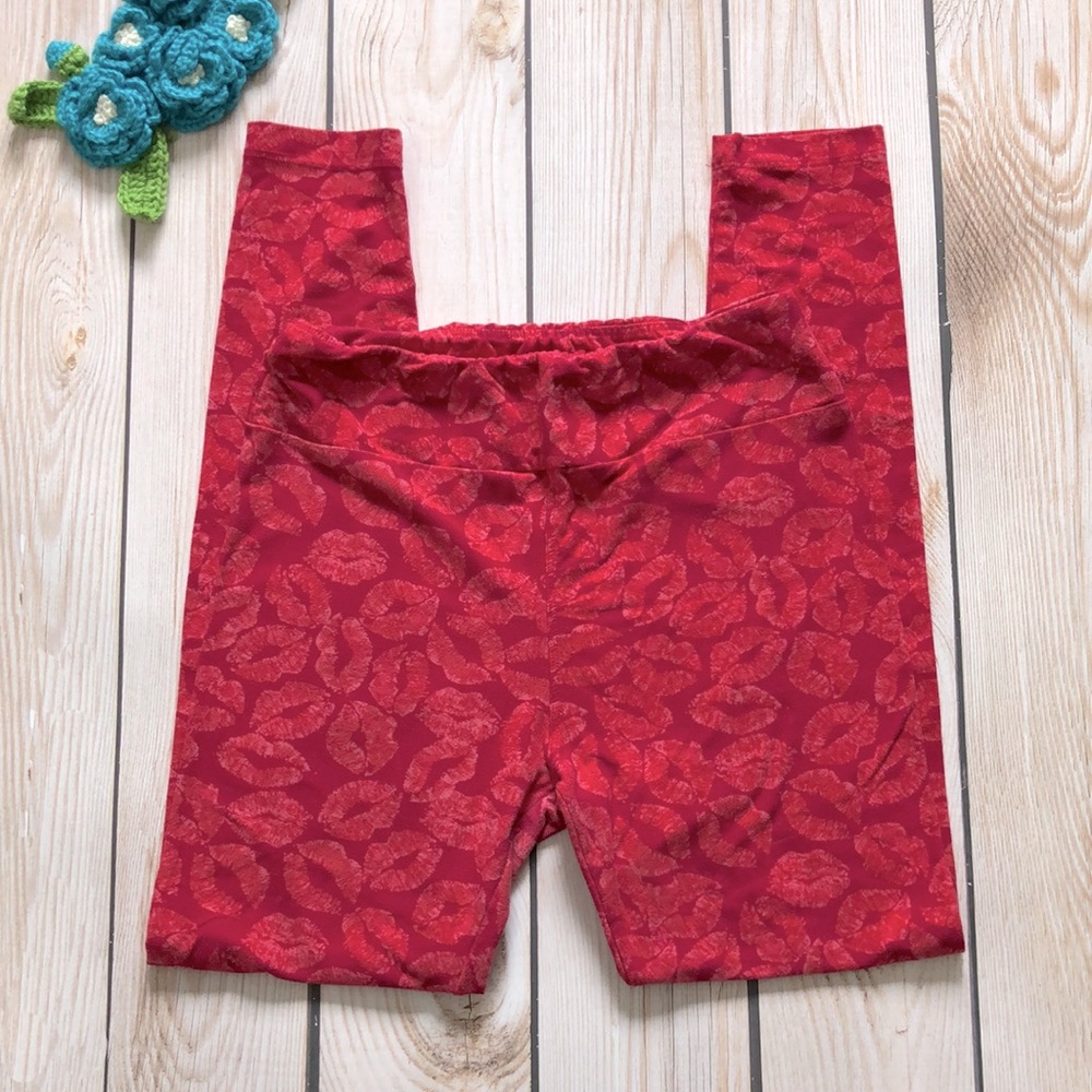 LuLaRoe women’s OS lipstick lips leggings